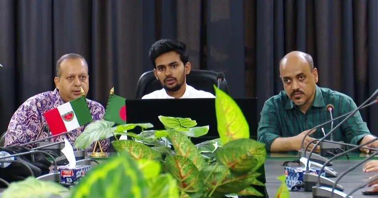 ক্রীড়া সাংবাদিকদের সঙ্গে মতবিনিময় সভায় উপদেষ্টা আসিফ মাহমুদ